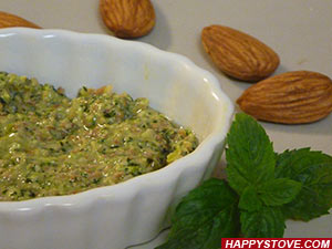 Mint and Almonds Pesto Sauce - By happystove.com