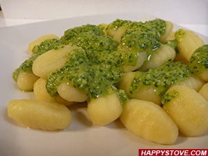Gnocchi with Pesto Sauce - By happystove.com