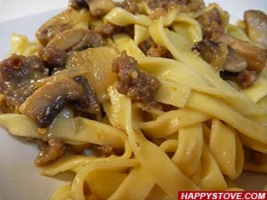 Fettuccine Pasta with Sausages and Mushrooms