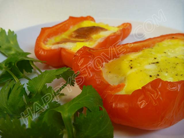 Oven Baked Red Bell Peppers Stuffed with Eggs - By happystove.com