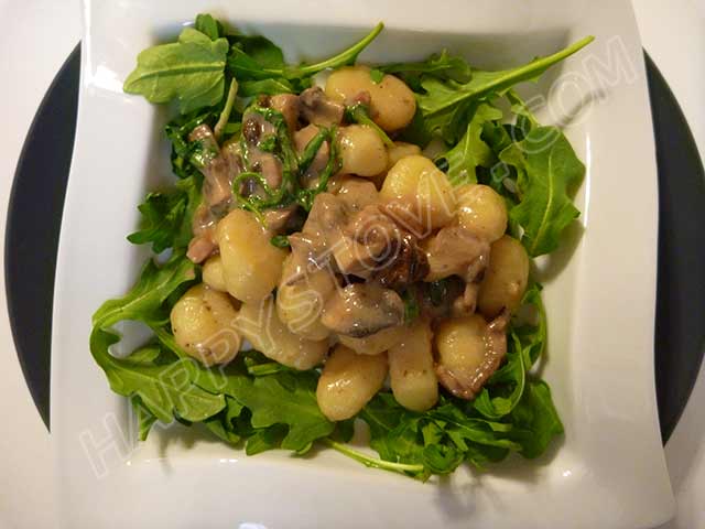 Gnocchi with Speck Prosciutto, Arugula, Mushrooms and Bechamel Sauce - By happystove.com