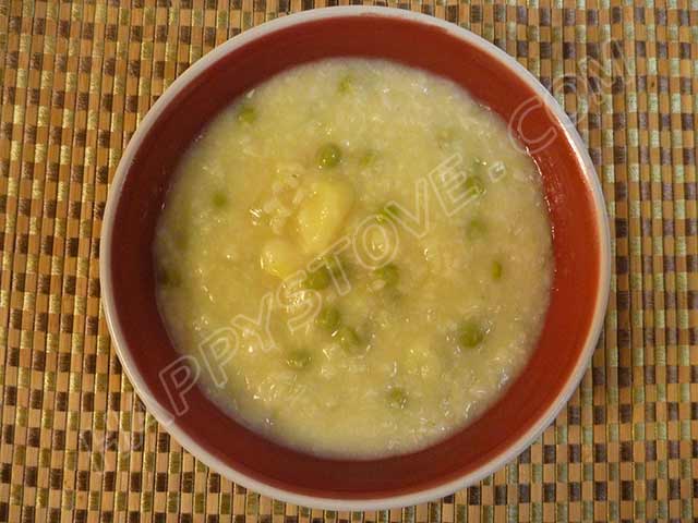 Pea and Potato Risotto Soup - By happystove.com